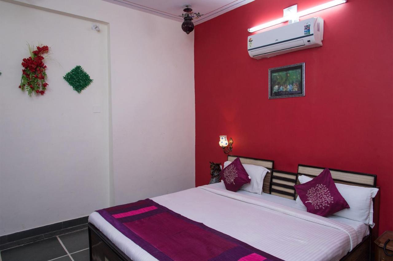 Capital O 11716 Hotel Everest Udaipur Exterior photo